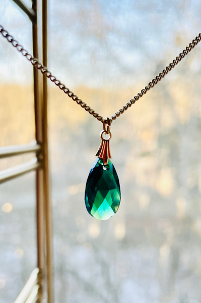 The Ultimate Guide to Green Crystal Jewelry